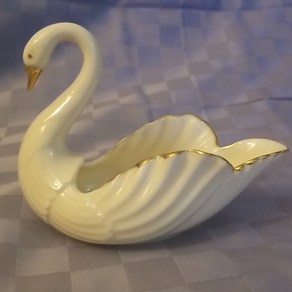 Vintage Lenox Swan w/gold trim